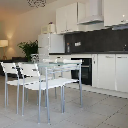 Appartement Logement Complet - Emplacement Ideal *